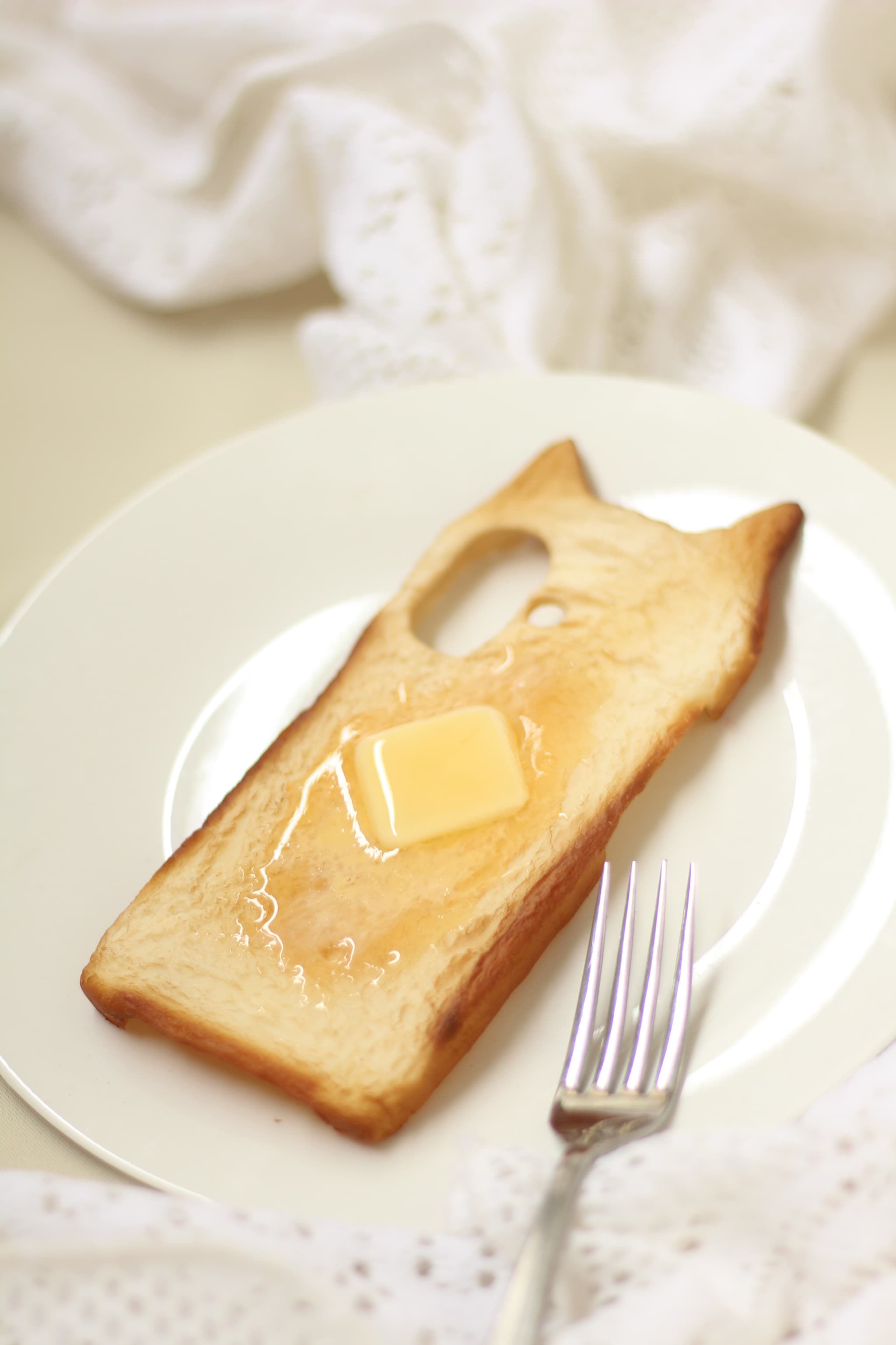 1カ月待ち　ねこ耳トーストのスマホケース（バター）〈iPhone/Android対応〉iPhone17シリーズ | 3枚目